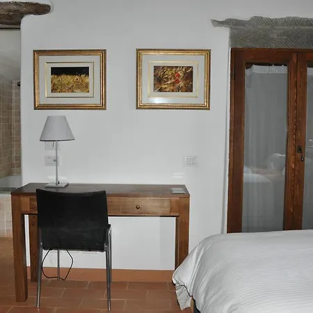 Rosa Villa Cortona